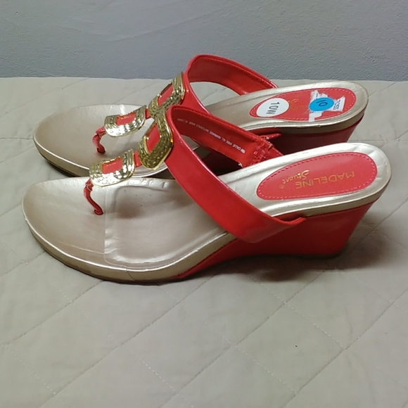 Madeline Stuart Slip on Wedges - Picture 3 of 6